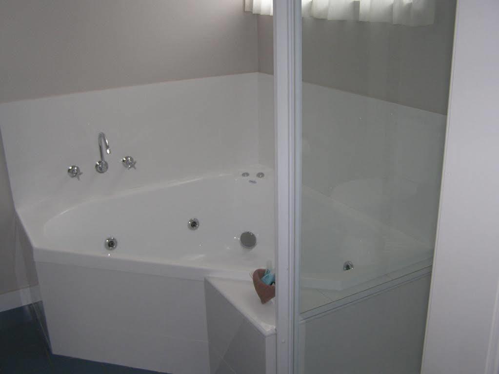 Big4 Batemans Bay At Easts Riverside Holiday Park ภายนอก รูปภาพ